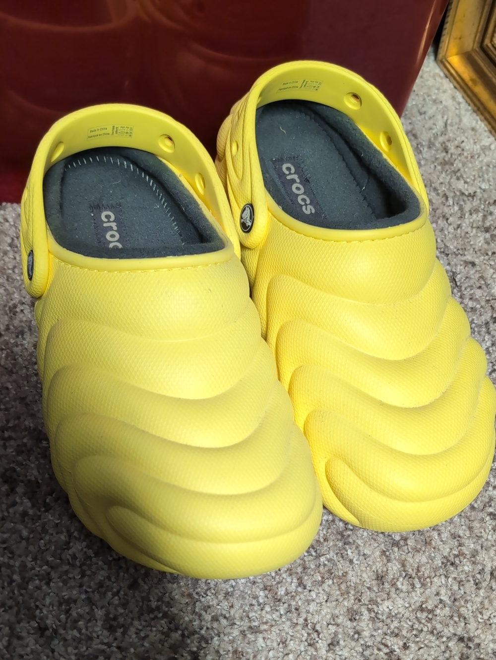 CROCS Women's Bright Yellow Classic Lined Overpuff Clog